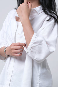 Kemeja Davisca White